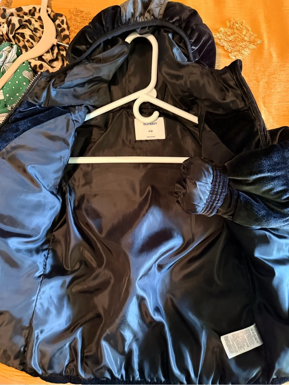 Girls Old Navy Plush Puffer Jacket in Black - Used - Size Medium (8)